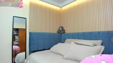 Snapshot of zara_milf_ chatting on May 18, 2026, 12:22 pm zara online show from May 18, 2026, 12:22 pm