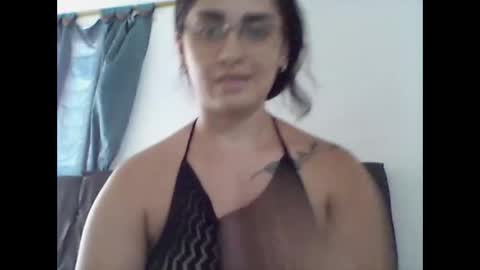 Snapshot of zaraa_lopez chatting on November 19, 2025, 7:36 pm zaraa_lopez online show from November 19, 2025, 7:36 pm