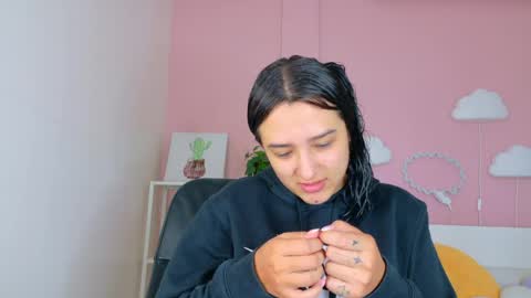Snapshot of zaracole__ chatting on April 27, 2026, 10:35 am Z A R A online show from April 27, 2026, 10:35 am