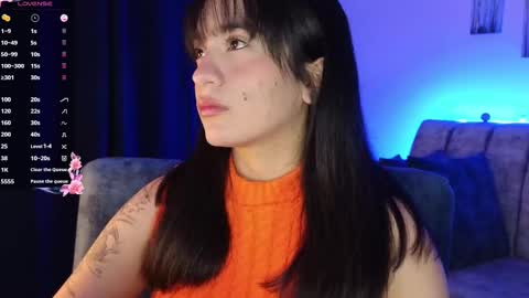 zaradames_ online show from September 10, 2025, 2:22 am