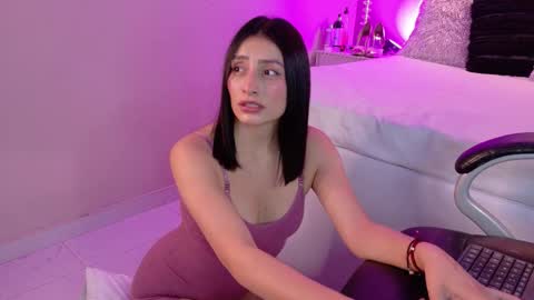 Snapshot of zaragold1 chatting on October 9, 2025, 11:25 pm Zara Gold online show from October 9, 2025, 11:25 pm