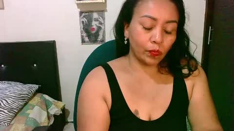 Snapshot of zaray_45bella chatting on May 19, 2026, 9:43 pm zaray online show from May 19, 2026, 9:43 pm