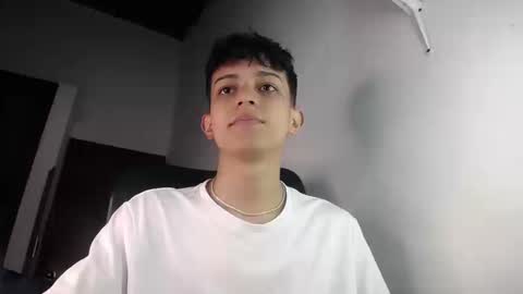 Snapshot of zarekneo chatting on September 8, 2025, 8:08 pm Zarek online show from September 8, 2025, 8:08 pm