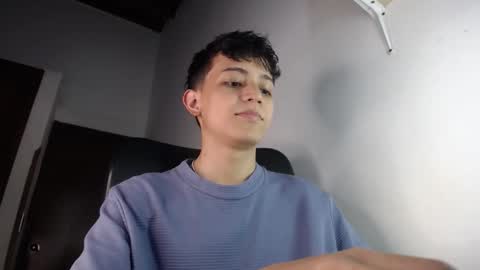 Snapshot of zarekneo chatting on September 10, 2025, 7:14 pm Zarek online show from September 10, 2025, 7:14 pm