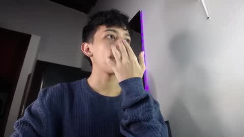 Snapshot of zarekneo chatting on November 17, 2025, 8:58 pm Zarek online show from November 17, 2025, 8:58 pm