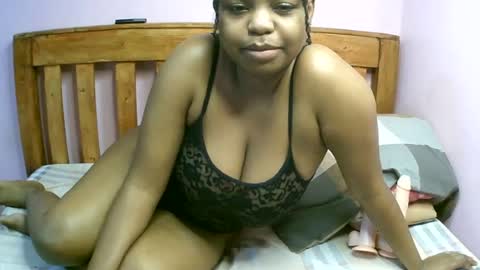 Snapshot of zariamonet chatting on June 25, 2026, 8:02 pm zariamonet online show from June 25, 2026, 8:02 pm