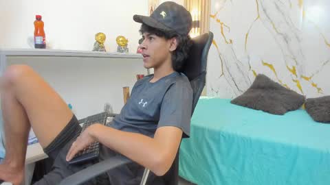 Zayn online show from April 27, 2026, 7:23 pm