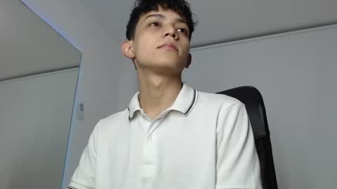 Snapshot of zaynvoss chatting on June 19, 2026, 2:05 am zaynvoss online show from June 19, 2026, 2:05 am