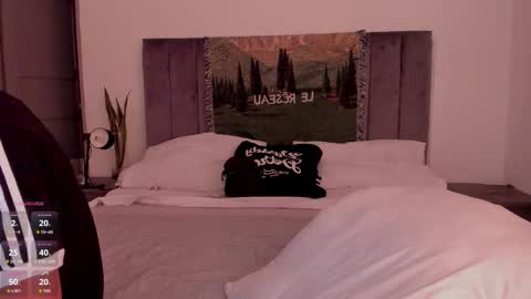 Snapshot of zayotto chatting on November 15, 2025, 8:00 am Hii im Zay. I save money for education. PVT Open. online show from November 15, 2025, 8:00 am