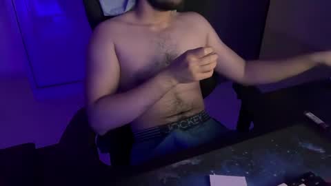 Snapshot of ze_boi chatting on April 28, 2026, 7:41 pm Ze online show from April 28, 2026, 7:41 pm