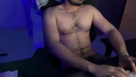 Snapshot of ze_boi chatting on May 23, 2026, 7:18 pm Ze online show from May 23, 2026, 7:18 pm