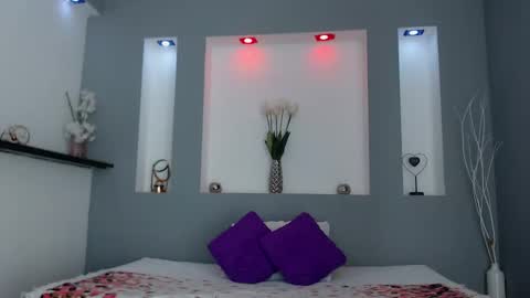 Karolyne online show from March 5, 2025, 7:05 am