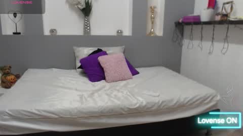 Karolyne online show from January 7, 2026, 12:18 pm