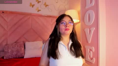 Zelene   online show from November 4, 2025, 11:42 am