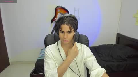 Snapshot of zenhzu chatting on November 15, 2025, 9:00 pm zenzhu online show from November 15, 2025, 9:00 pm