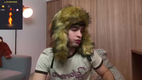 Snapshot of zenn_rush chatting on January 3, 2025, 1:03 pm Zenn online show from January 3, 2025, 1:03 pm