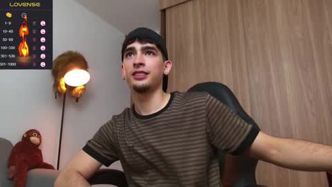 Snapshot of zenn_rush chatting on January 15, 2025, 11:32 am Zenn online show from January 15, 2025, 11:32 am