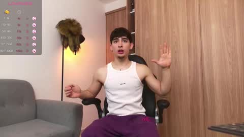 Snapshot of zenn_rush chatting on January 31, 2025, 1:02 pm Zenn online show from January 31, 2025, 1:02 pm