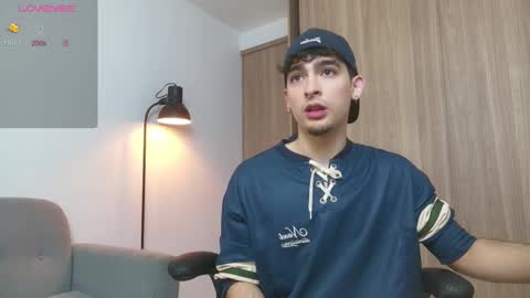 Snapshot of zenn_rush chatting on February 17, 2025, 1:32 pm Zenn online show from February 17, 2025, 1:32 pm