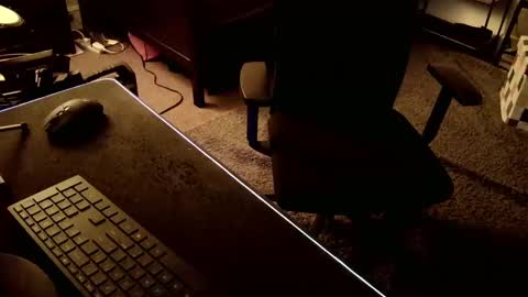 Snapshot of zerces111 chatting on December 13, 2024, 10:34 pm Zerces online show from December 13, 2024, 10:34 pm