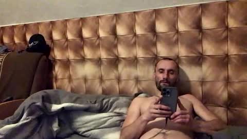 Snapshot of zervale chatting on January 8, 2025, 3:40 am zervale online show from January 8, 2025, 3:40 am