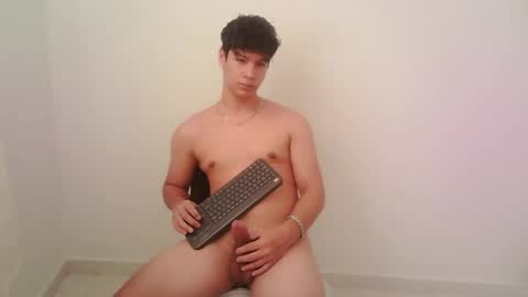 zeus_183 online show from November 19, 2025, 2:28 pm