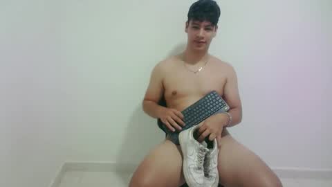 zeus_183 online show from February 12, 2026, 7:14 am