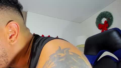 Snapshot of zeus_strong93 chatting on December 11, 2024, 11:43 pm zeus strong online show from December 11, 2024, 11:43 pm