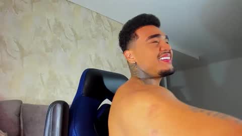 Snapshot of zeus_strong93 chatting on September 11, 2025, 3:39 am zeus strong online show from September 11, 2025, 3:39 am