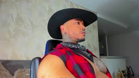 Snapshot of zeus_strong93 chatting on October 25, 2025, 10:26 pm zeus strong online show from October 25, 2025, 10:26 pm