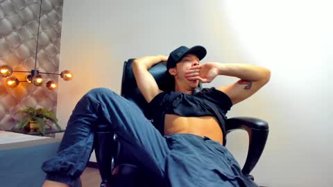 Snapshot of zeusjeff chatting on December 2, 2024, 9:28 pm zeus online show from December 2, 2024, 9:28 pm