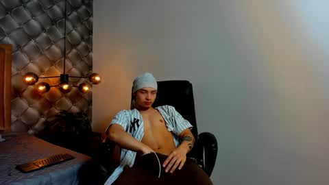 Snapshot of zeusjeff chatting on December 11, 2024, 6:09 pm zeus online show from December 11, 2024, 6:09 pm