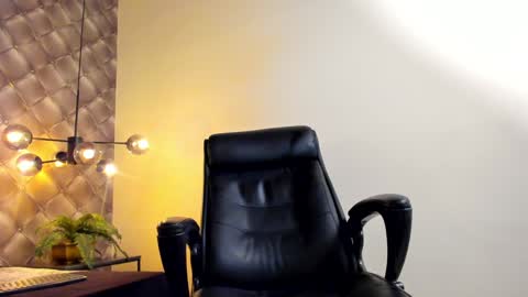 Snapshot of zeusjeff chatting on December 29, 2024, 10:14 pm zeus online show from December 29, 2024, 10:14 pm