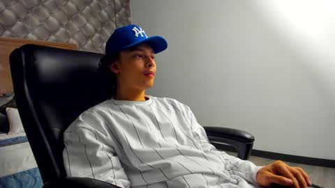 Snapshot of zeusjeff chatting on December 30, 2024, 7:00 pm zeus online show from December 30, 2024, 7:00 pm