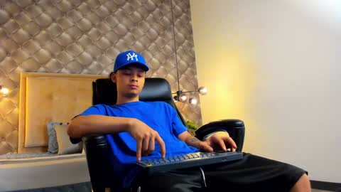 Snapshot of zeusjeff chatting on January 2, 2025, 9:18 pm zeus online show from January 2, 2025, 9:18 pm