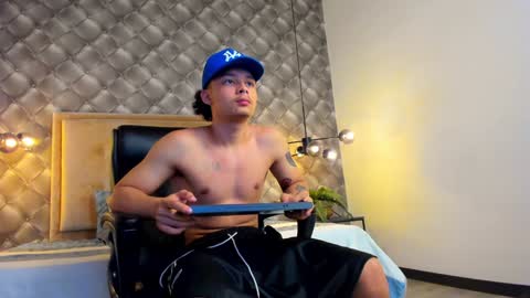 Snapshot of zeusjeff chatting on January 3, 2025, 12:22 am zeus online show from January 3, 2025, 12:22 am