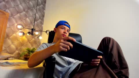 Snapshot of zeusjeff chatting on January 6, 2025, 5:49 pm zeus online show from January 6, 2025, 5:49 pm