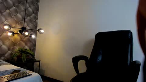 Snapshot of zeusjeff chatting on January 7, 2025, 1:38 am zeus online show from January 7, 2025, 1:38 am