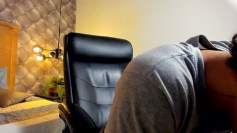 Snapshot of zeusjeff chatting on January 7, 2025, 8:24 am zeus online show from January 7, 2025, 8:24 am