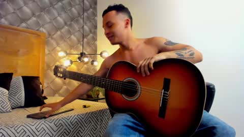 Snapshot of zeusjeff chatting on January 19, 2025, 9:13 pm zeus online show from January 19, 2025, 9:13 pm