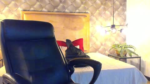 Snapshot of zeusjeff chatting on January 22, 2025, 12:06 pm zeus online show from January 22, 2025, 12:06 pm
