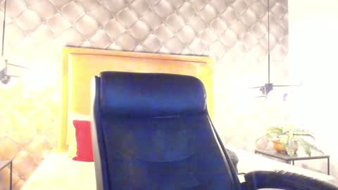 Snapshot of zeusjeff chatting on January 24, 2025, 11:37 am zeus online show from January 24, 2025, 11:37 am
