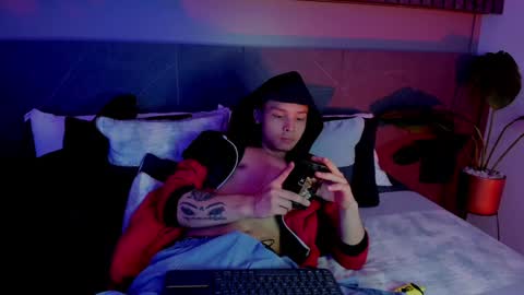 Snapshot of zeusjeff chatting on February 1, 2025, 2:37 am zeus online show from February 1, 2025, 2:37 am