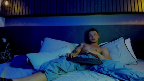 Snapshot of zeusjeff chatting on February 7, 2025, 3:55 am zeus online show from February 7, 2025, 3:55 am