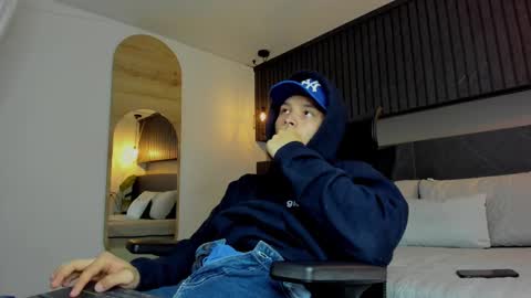Snapshot of zeusjeff chatting on February 11, 2025, 3:40 am zeus online show from February 11, 2025, 3:40 am