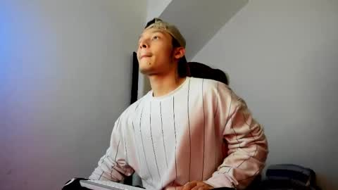 Snapshot of zeusjeff chatting on October 22, 2025, 5:52 am zeus online show from October 22, 2025, 5:52 am