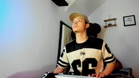 Snapshot of zeusjeff chatting on October 23, 2025, 2:11 am zeus online show from October 23, 2025, 2:11 am