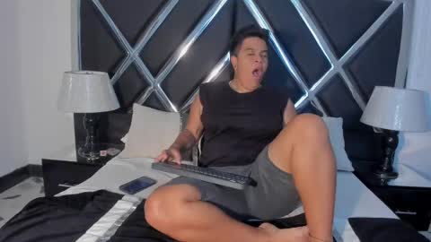 zeussmithh online show from April 9, 2026, 12:32 pm