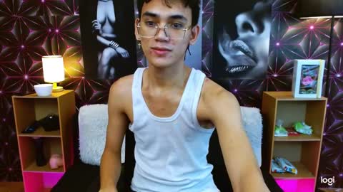zavier skinny asian online show from March 9, 2025, 7:56 am