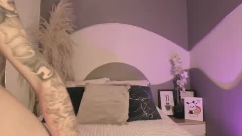 Snapshot of zhally_dee chatting on June 25, 2026, 11:37 am zhally_dee online show from June 25, 2026, 11:37 am